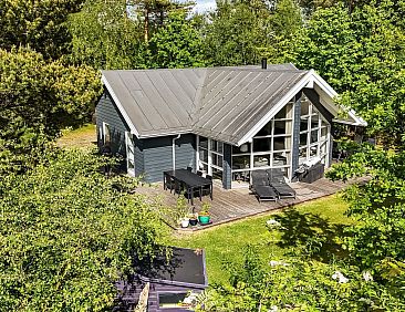 Vakantiehuis "Hellin" - 175m from the sea