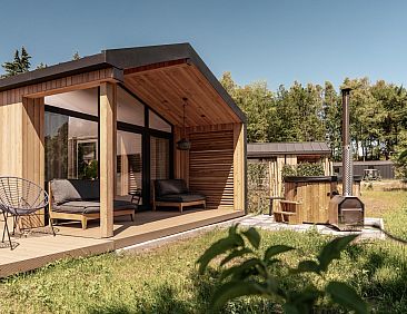 Nature Lodge + Hottub