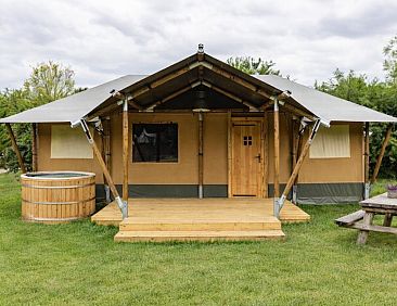 Glamfield Lodge II met hottub