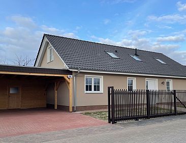 Vakantiehuis in Linum mit Garten, Terrasse und Grill