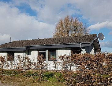 Vakantiehuis Freistehendes Ferienhaus in 2.Reihe am See