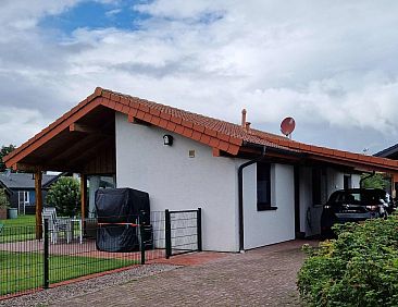 Vakantiehuis M1 Ferienhaus mit Garten, Terrasse und Carport