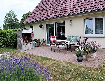 Hohenkirchen mit Garten Terrasse und Strandkorb