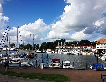 Appartement Moderne Wohnung in Karlshagen mit Grill und Gart