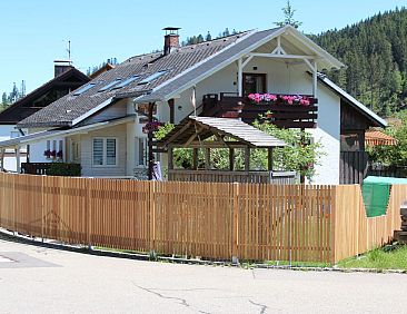 Appartement Haus Maria Hochschwarzwald, Garten umzäunt, Wal