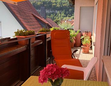 Appartement Freistehendes Ferienhaus mit Südbalkon