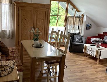 Appartement mit Balkon und Bergblick