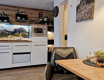 Appartement Studio mit Küche, Bad und Süd Balkon und Bergb