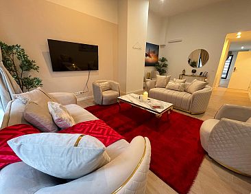 One Lux Stay Near Antwerp Central Grande Deluxe 3 bedroom su