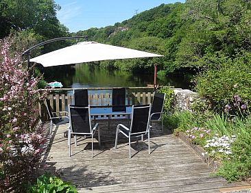 Appartement Apartment mit privater Terrasse am Fluss