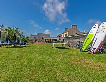 Vakantiehuis Landgut "Villa Léànie" mit Innenpool