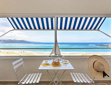 Las Canteras Seafront Apartment