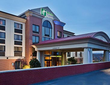Holiday Inn Express Hotel &amp; Suites Greenville-Downtown, an I