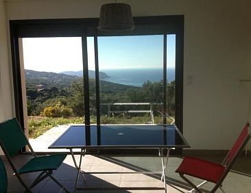 Appartement Unabhängige Unterkunft mit Meer- und Poolblick