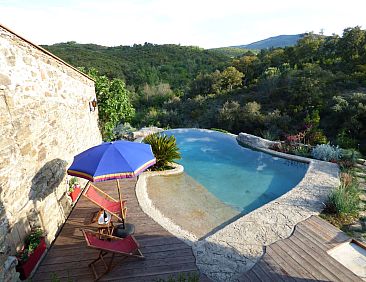 Vakantiehuis mit privatem Pool in üppiger Umgebung