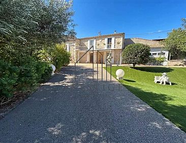 Vrijstaande woning in Bellegarde