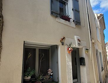Geschakelde woning in Saint Genies De Fontedit