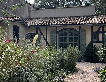 Poolhouse au Domaine le Puget