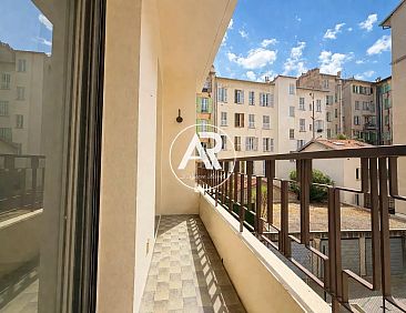 Geschakelde woning in Nice