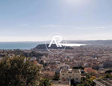 Geschakelde woning in Nice