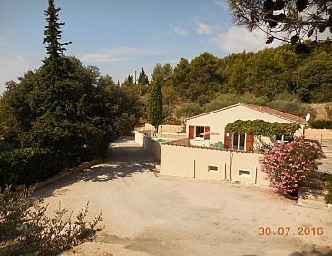 Vakantiehuis mit Pool am Fuße des Mt Ventoux