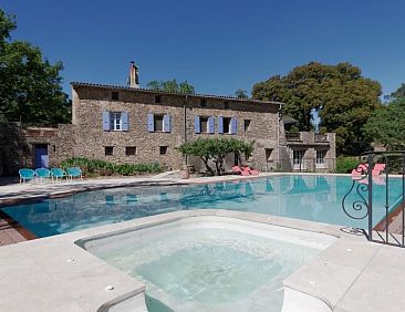 Appartement Wohnung in charmantem Haus auf Domäne