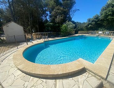Vakantiehuis Studiowohnung mit Terrasse - Pool, Tennis, Boul