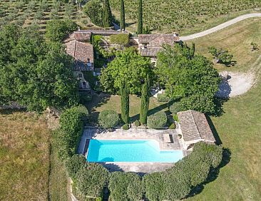 Vrijstaande woning in  Entrecasteaux