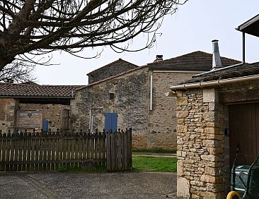 Vrijstaande woning in Saint Front Sur Lémance