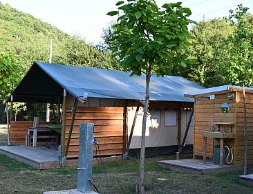 Safaritent met badkamer