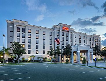 Hampton Inn &amp; Suites Orlando International Drive North