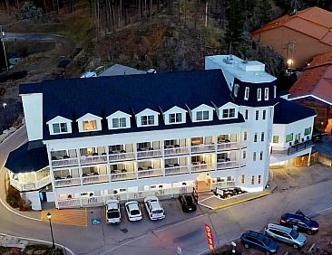 Roosevelt Inn Mount Rushmore