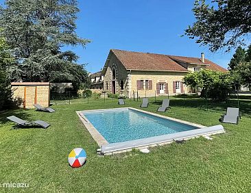 Villa in typisch Dordogne-dorp