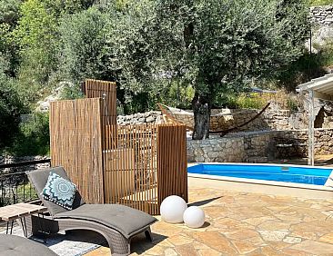 La Strade 2 Room Apt. Adults Only