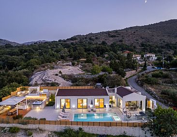 Vakantiehuis Villa White Harmony 6km vom Strand entfernt mit