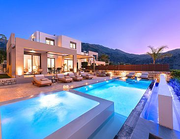 Vakantiehuis Villa "Minoas Grand" mit Blick auf das Wasser