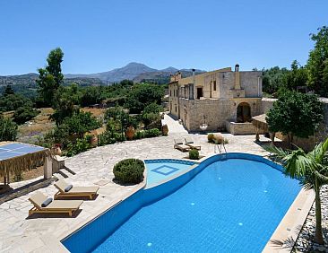 Vakantiehuis Neue Villa Myre 3, Privater Pool und 3 Wohnunge