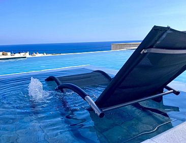 Vakantiehuis Zax Meerblick Villen mit Pool und 8 Schlafzimme