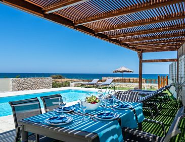 Vakantiehuis Villa am Strand in Rethymno mit privatem Pool