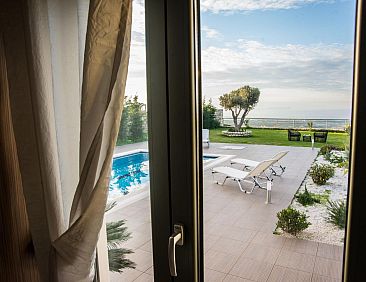 Vakantiehuis Familienvilla mit Panoramapool und Panoramablic