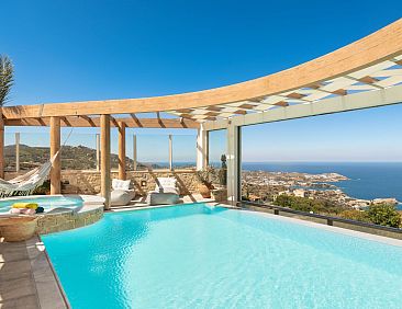 Vakantiehuis Luxuriöses Anwesen mit Meerblick und beheiztem