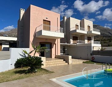 Vrijstaande woning in Triopetra