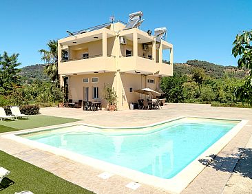 Vrijstaande woning in Agia