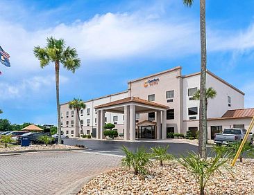 Comfort Suites near Robins Air Force Base