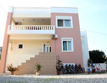 Vakantiehuis Haus in Maleme mit Außenpool