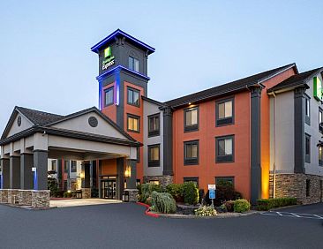 Holiday Inn Express Vancouver North, an IHG Hotel