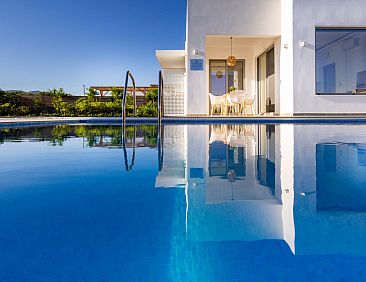 Vakantiehuis Sardines Luxury Villa 1 - Privater Pool und Gar