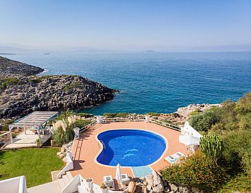 Vakantiehuis Luxuriöse Villa in Strandnähe mit Blick auf d