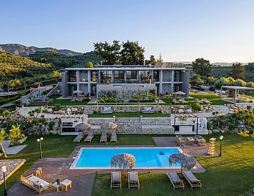 Vakantiehuis Haus in Theriso mit privatem Pool