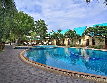 The Green Beach Resort